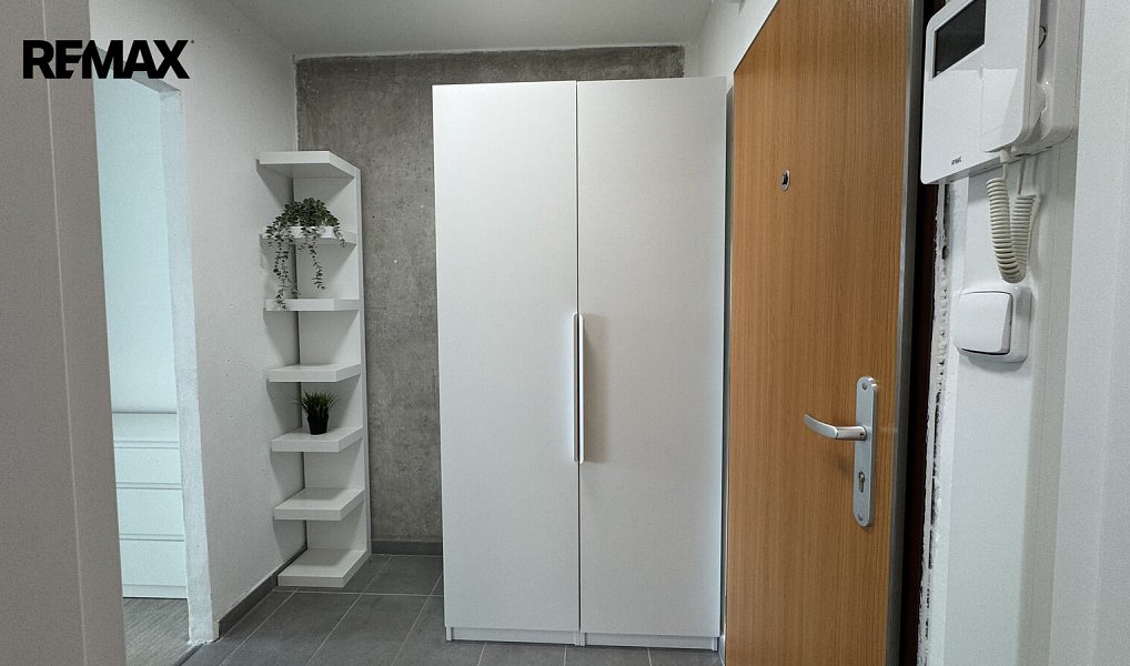 Prodej bytu 1+kk 32 m², Teplice – náhled fotky 4