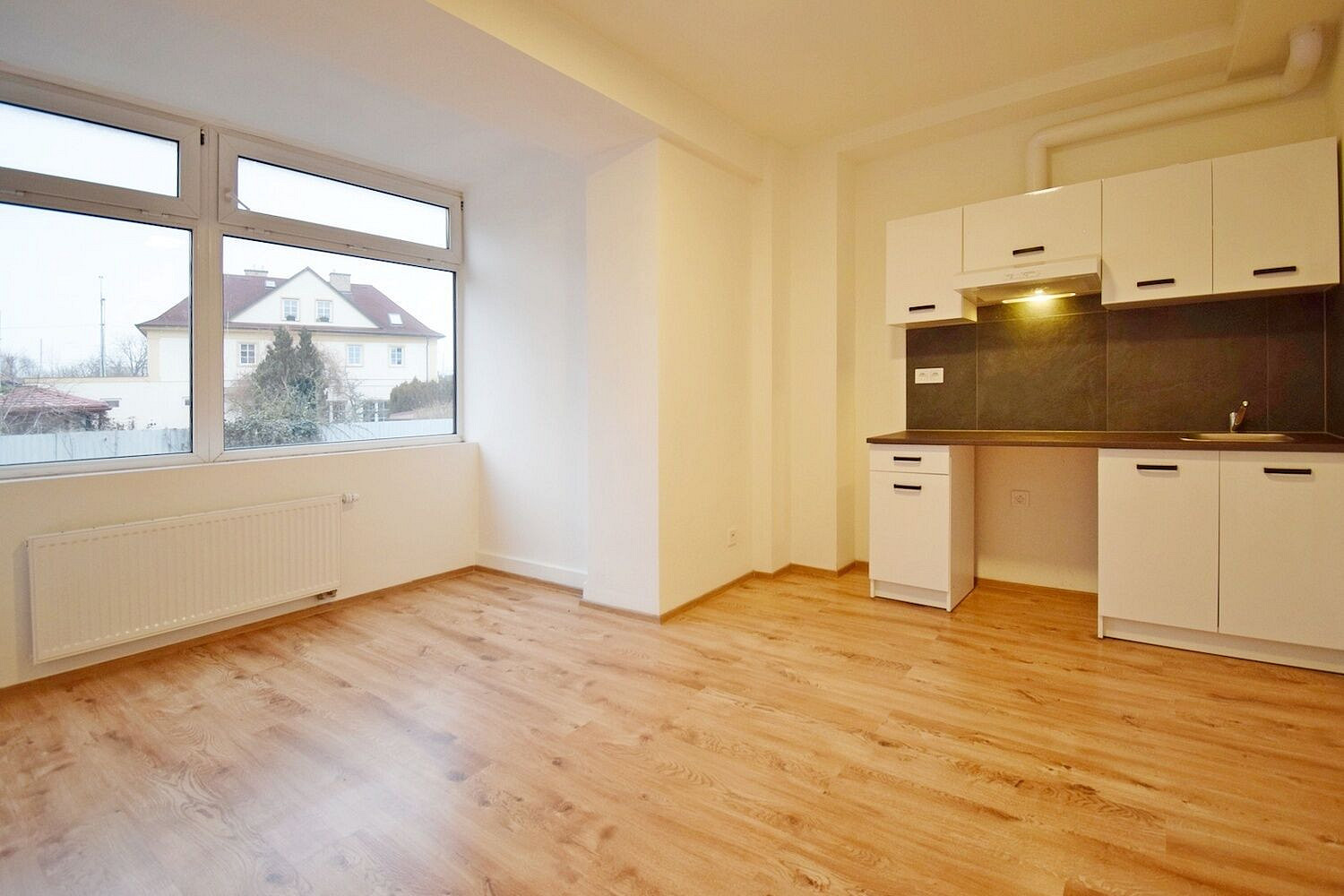 Pronájem bytu 1+kk 21 m² – pohled 3