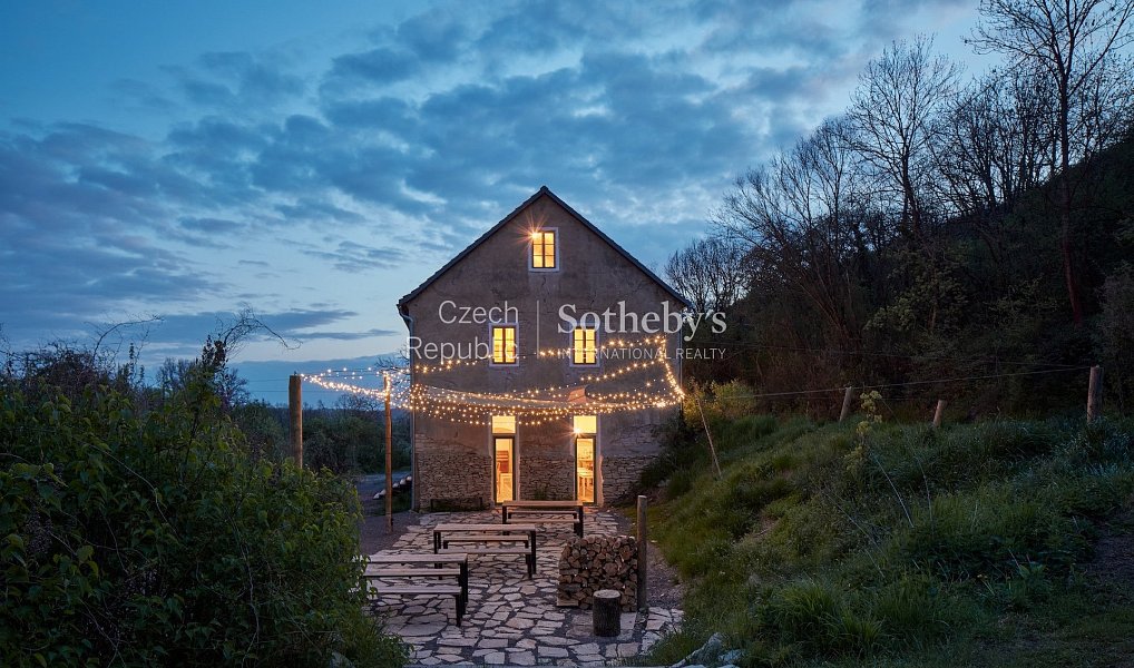 Prodej domu 380 m² s pozemkem 5 913 m², Brzánky – náhled fotky 2