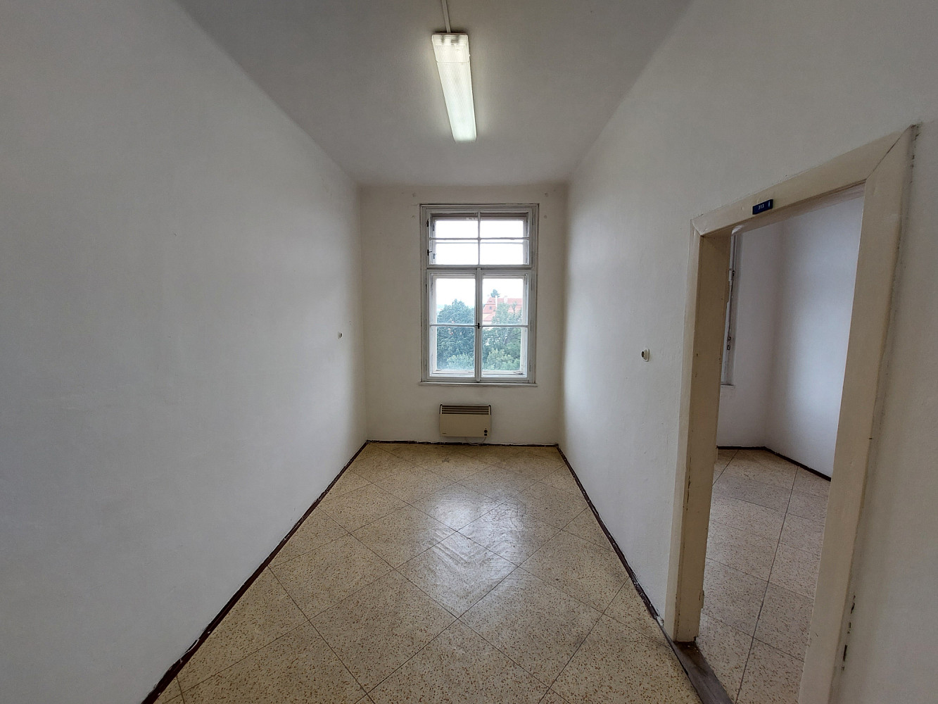 Pronájem kanceláře 25 m² – fotografie 3