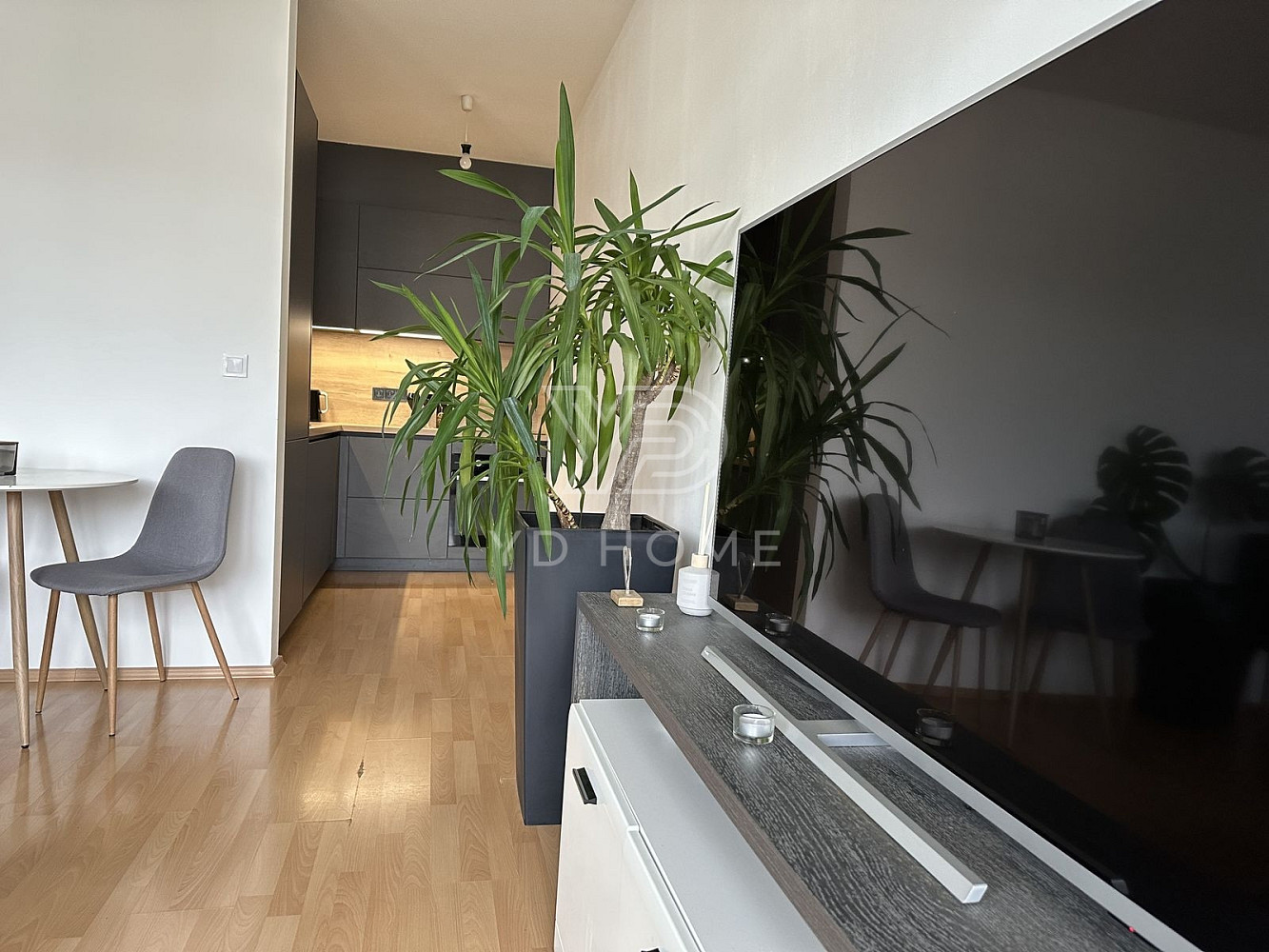 Pronájem bytu 1+kk 40 m² - Widok 2
