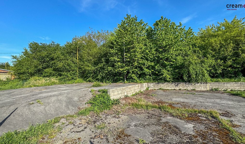 Pronájem komerčního pozemku 522 m², Zlín – náhled fotky 2