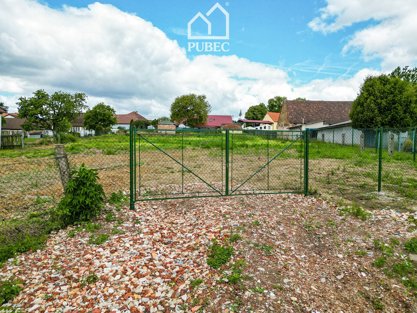 Prodej stavebního pozemku 2 325 m² – fotografie 2
