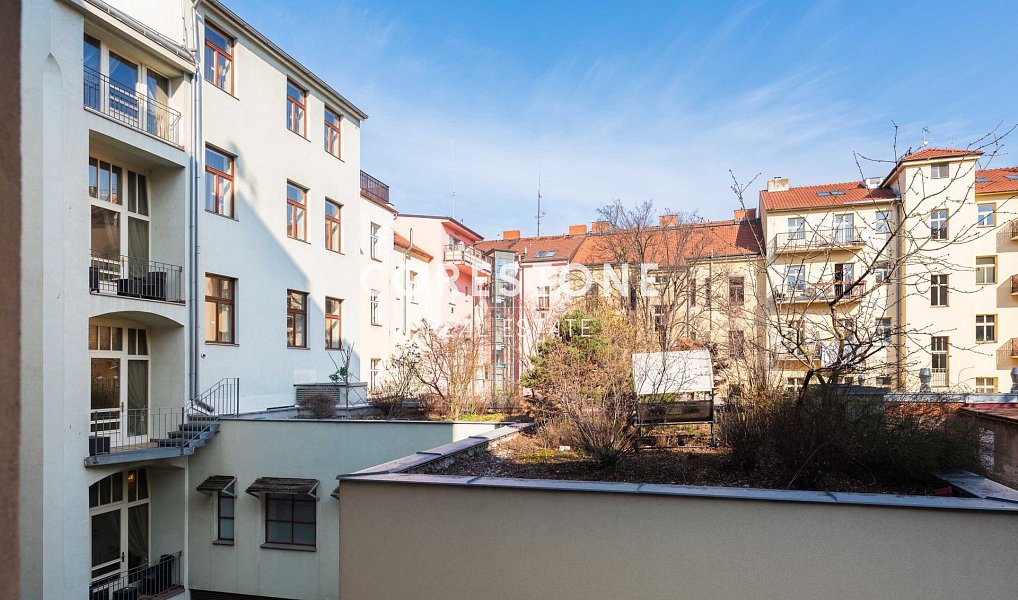 Prodej bytu 1+1 35 m², Praha – náhled fotky 2