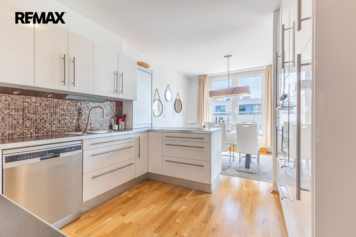 Prodej bytu 3+kk 111 m² – fotografie 3