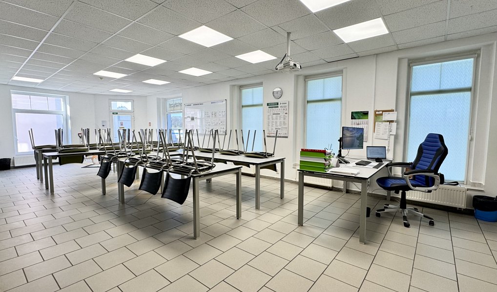 Pronájem obchodních prostor 100 m², Sokolov – náhled fotky 2