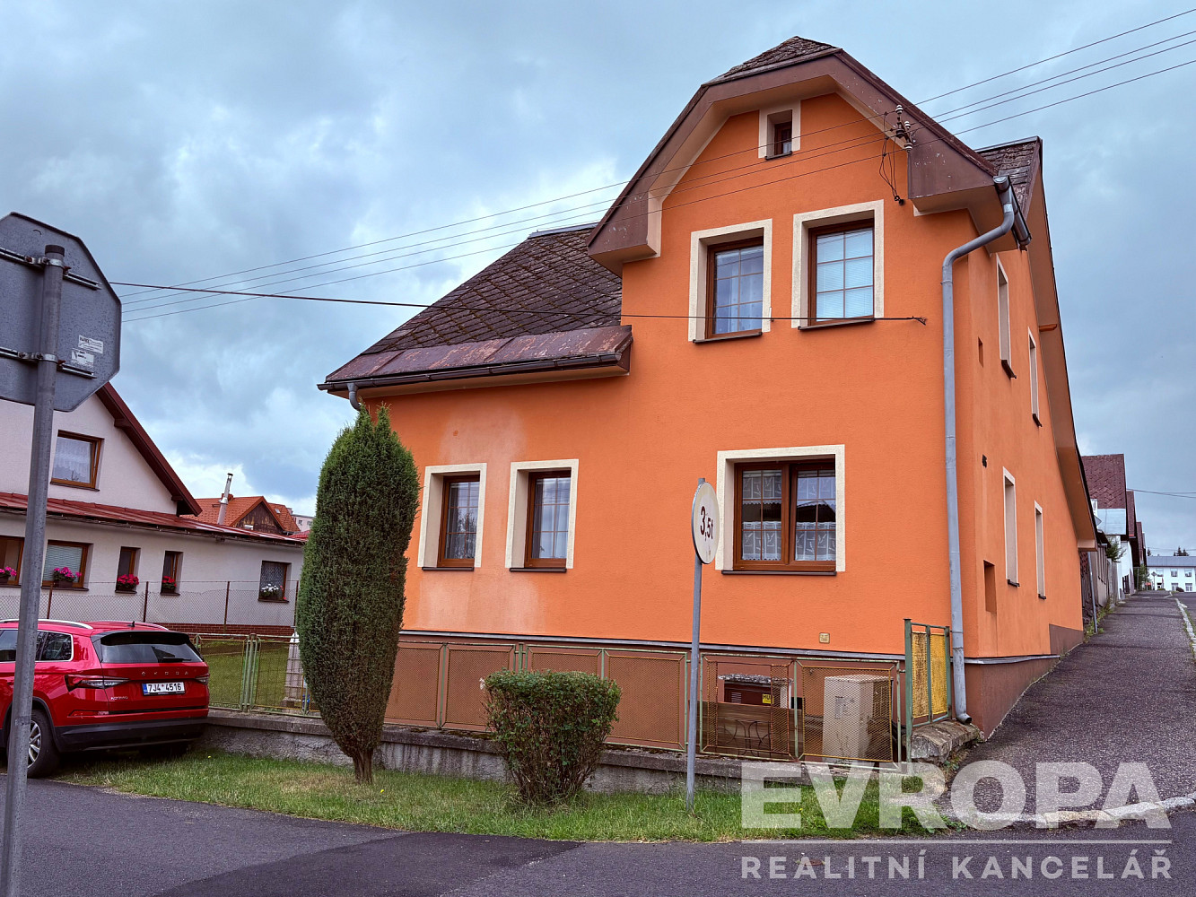 Prodej domu 190 m² s pozemkem 529 m²