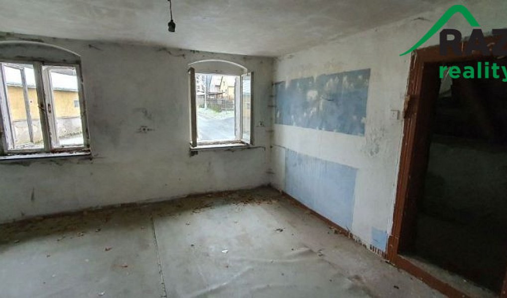 Prodej domu 186 m² s pozemkem 558 m², Lesná – náhled fotky 5