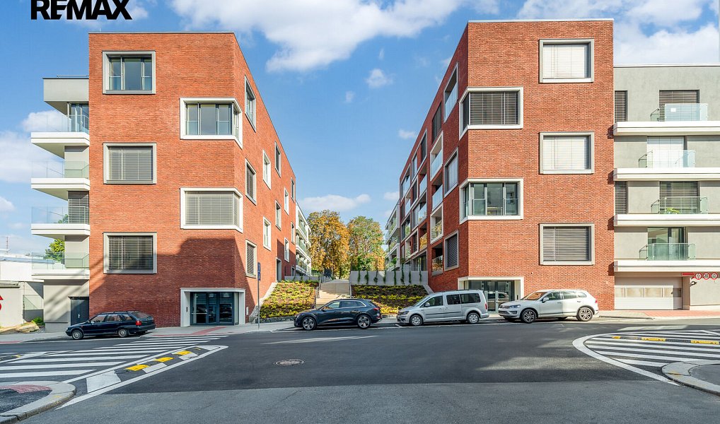 Pronájem bytu 1+kk 33 m², Praha – náhled fotky 3