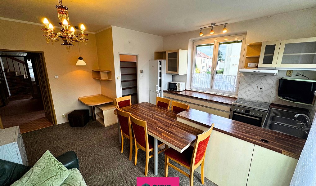 Prodej domu 214 m² s pozemkem 435 m², Rousínov – náhled fotky 5