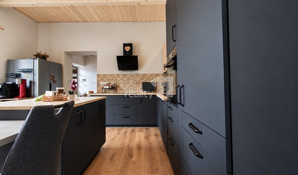 Prodej domu 114 m² s pozemkem 1 800 m², Vinary – náhled fotky 4