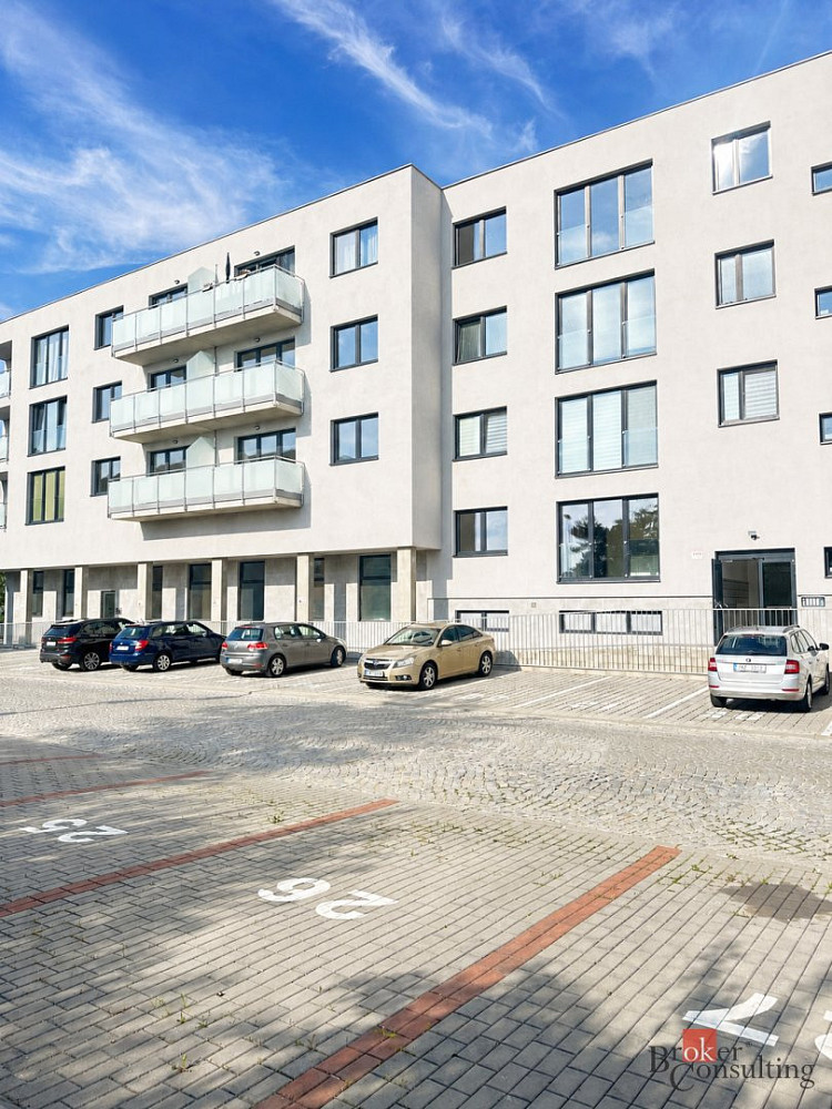 Pronájem bytu 2+kk 60 m² – fotografie 2