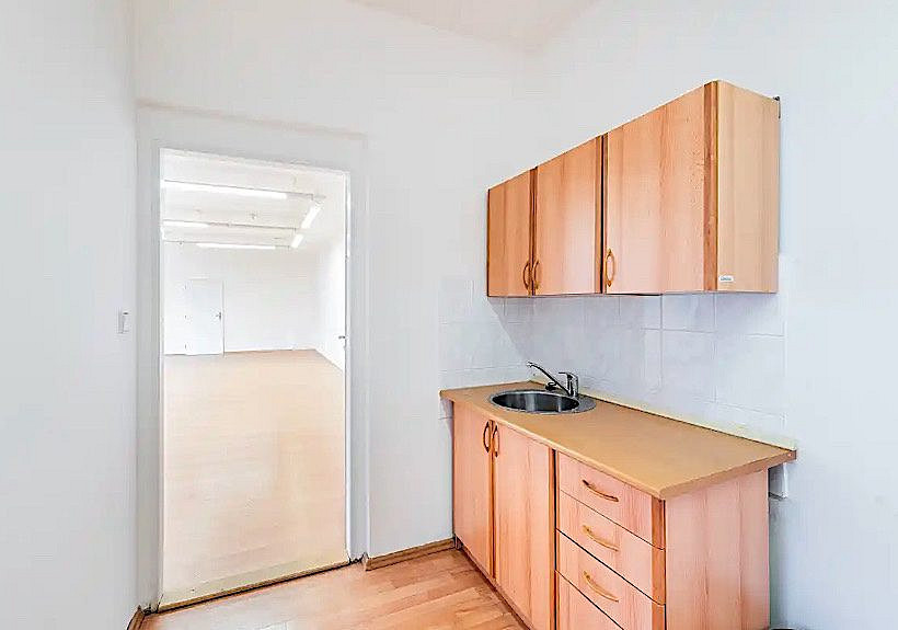 Pronájem kanceláře 51 m² – fotografie 5