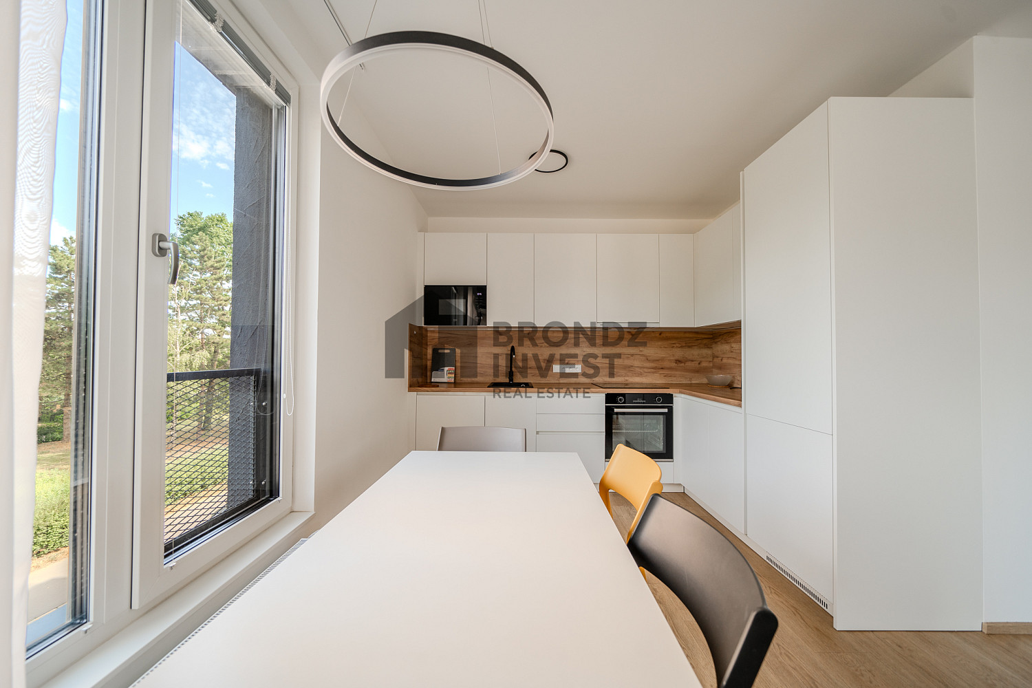 Pronájem bytu 2+kk 59 m² – fotografie 4