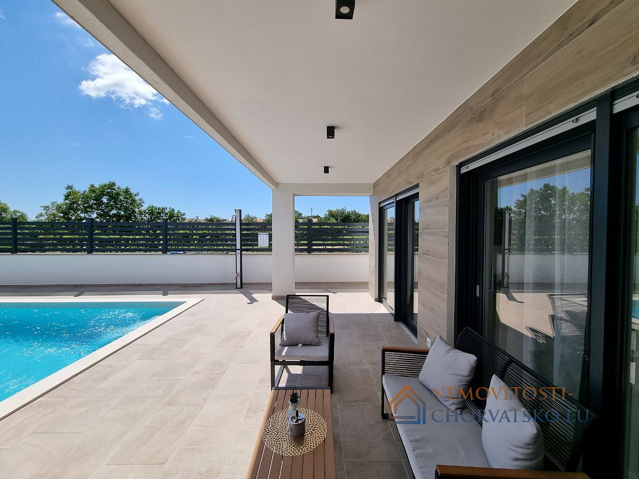 Prodej domu 220 m² s pozemkem 895 m² - Widok 5