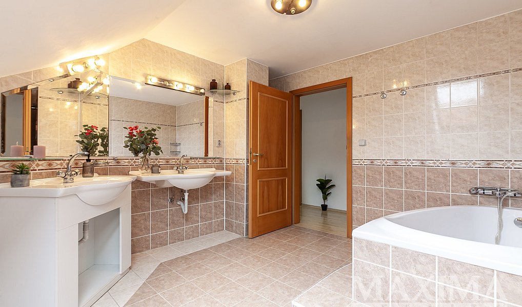 Prodej domu 152 m² s pozemkem 3 220 m², Sedlčany – náhled fotky 25