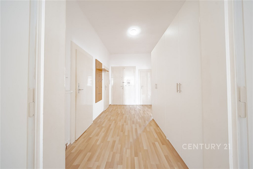 Pronájem bytu 2+1 86 m² - Więcej