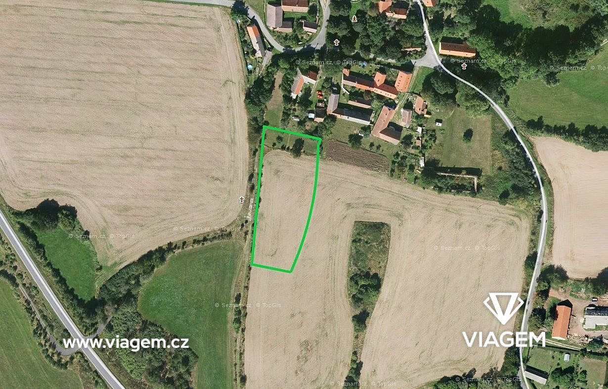 Prodej pole 1 636 m²