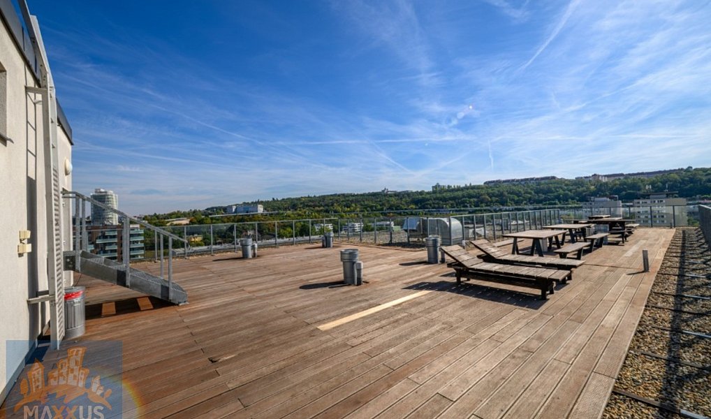 Pronájem bytu 1+kk 37 m², Praha – náhled fotky 11