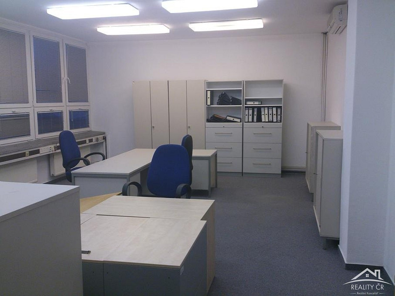 Pronájem kanceláře 907 m² – fotografie 3
