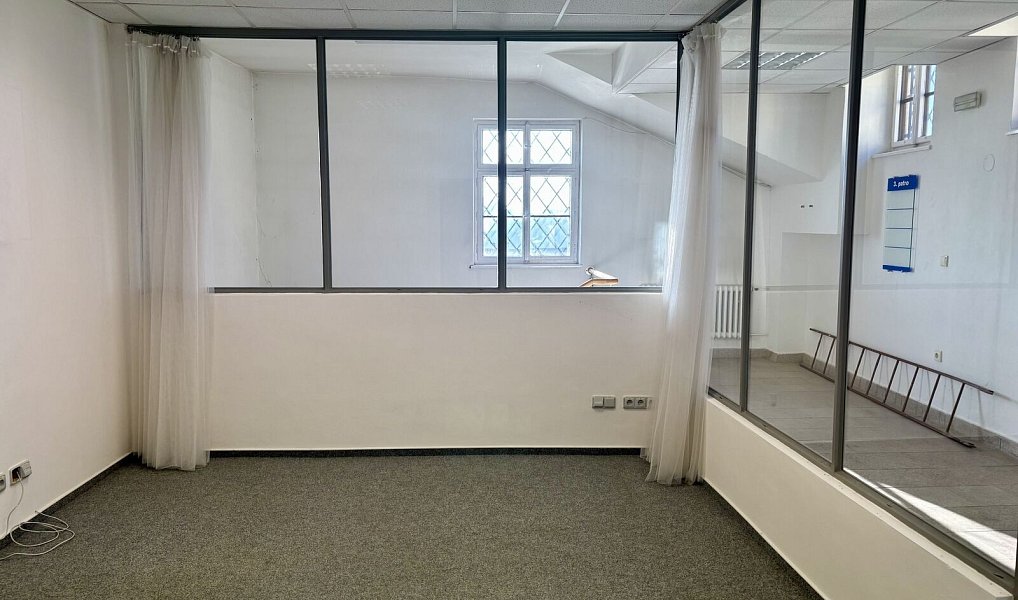 Pronájem kanceláře 34 m², Jihlava – náhled fotky 3
