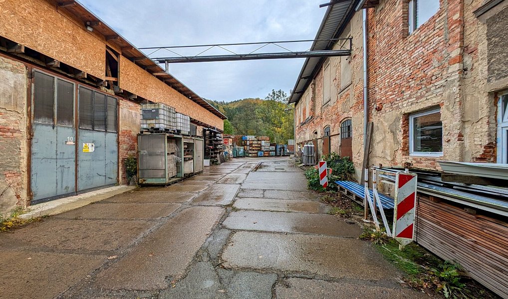 Prodej výrobních prostor 3 600 m², Chrastava – náhled fotky 18