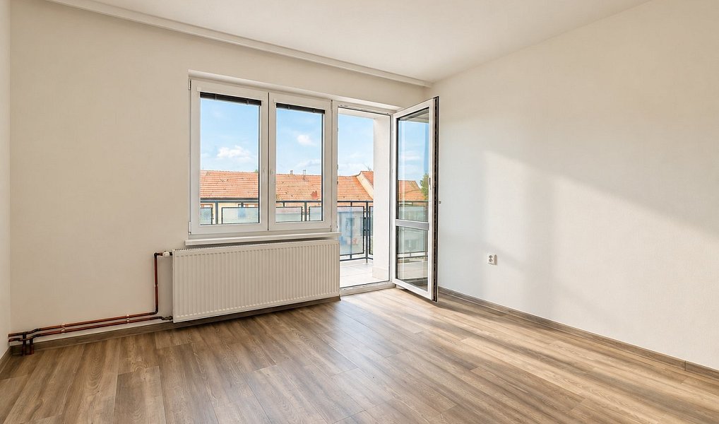 Pronájem bytu 2+1 54 m², Nová Ves – náhled fotky 2