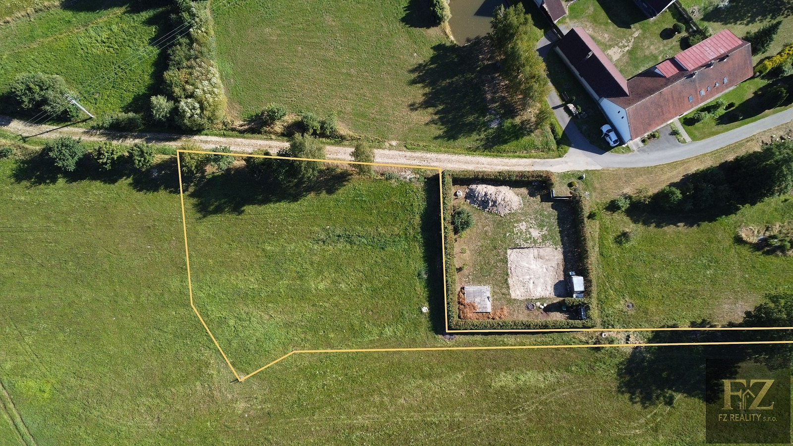 Prodej stavebního pozemku 2 120 m² – fotografie 3
