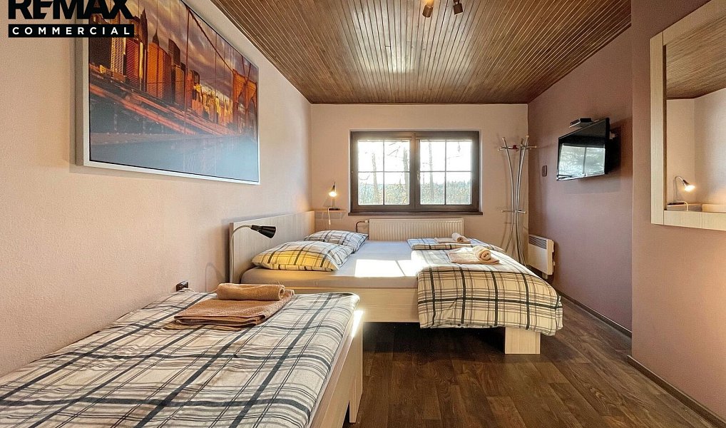 Prodej ubytovacího objektu 282 m², Vimperk – náhled fotky 16