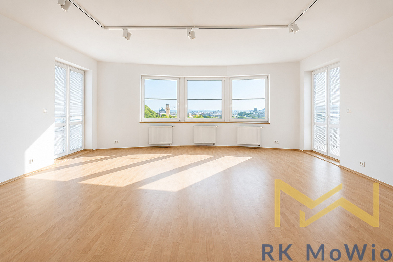 Pronájem domu 801 m² s pozemkem 1 299 m² — photo 2
