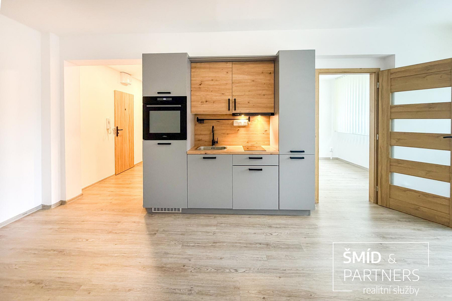 Pronájem bytu 2+kk 40 m² – fotografie 2