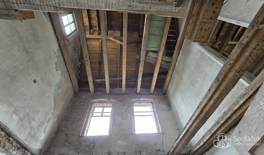 Prodej domu 300 m² s pozemkem 121 m², Rotava – náhled fotky 11