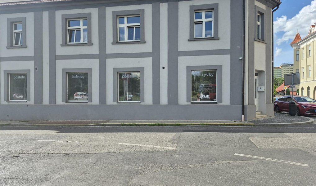 Pronájem obchodních prostor 300 m², Žatec – fotka 1 z 23