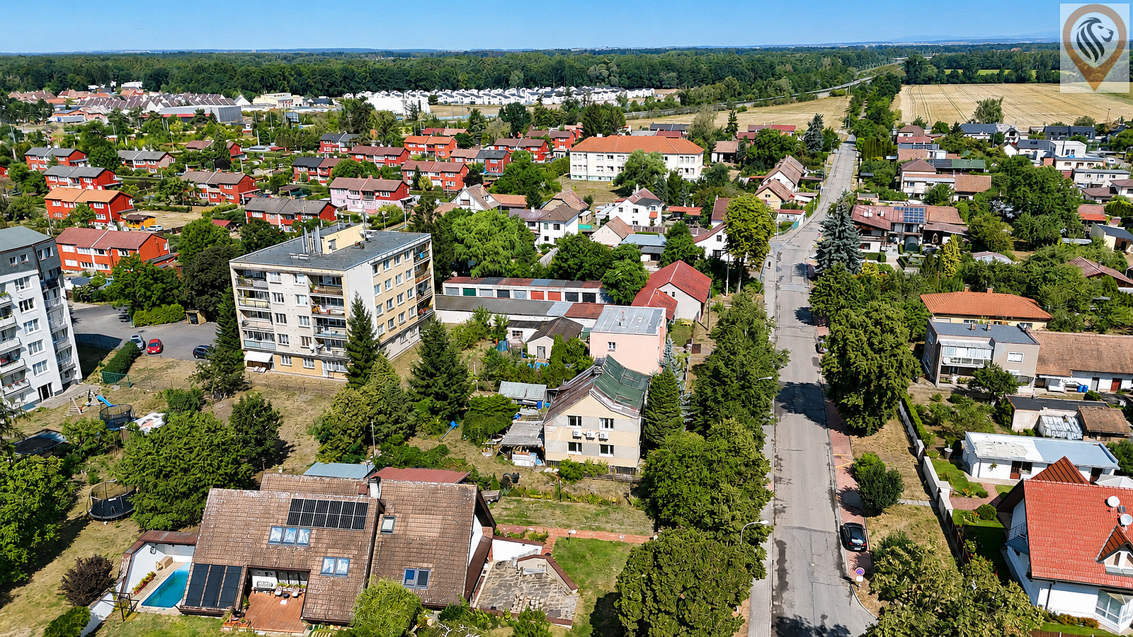 Pozemek 827 m² se stávajícím rodinným domem, Pardubice Ohrazenice