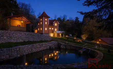 Prodej ubytovacího objektu 250 m², nám. 5. května, Bečov nad Teplou, okres Karlovy Vary