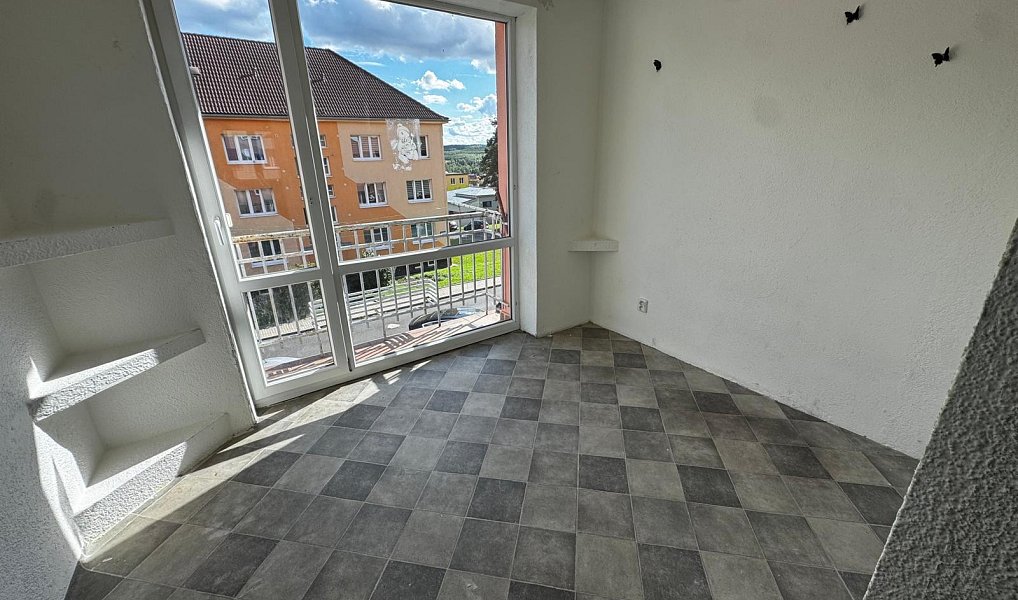 Pronájem bytu 2+1 66 m², Habartov – náhled fotky 3