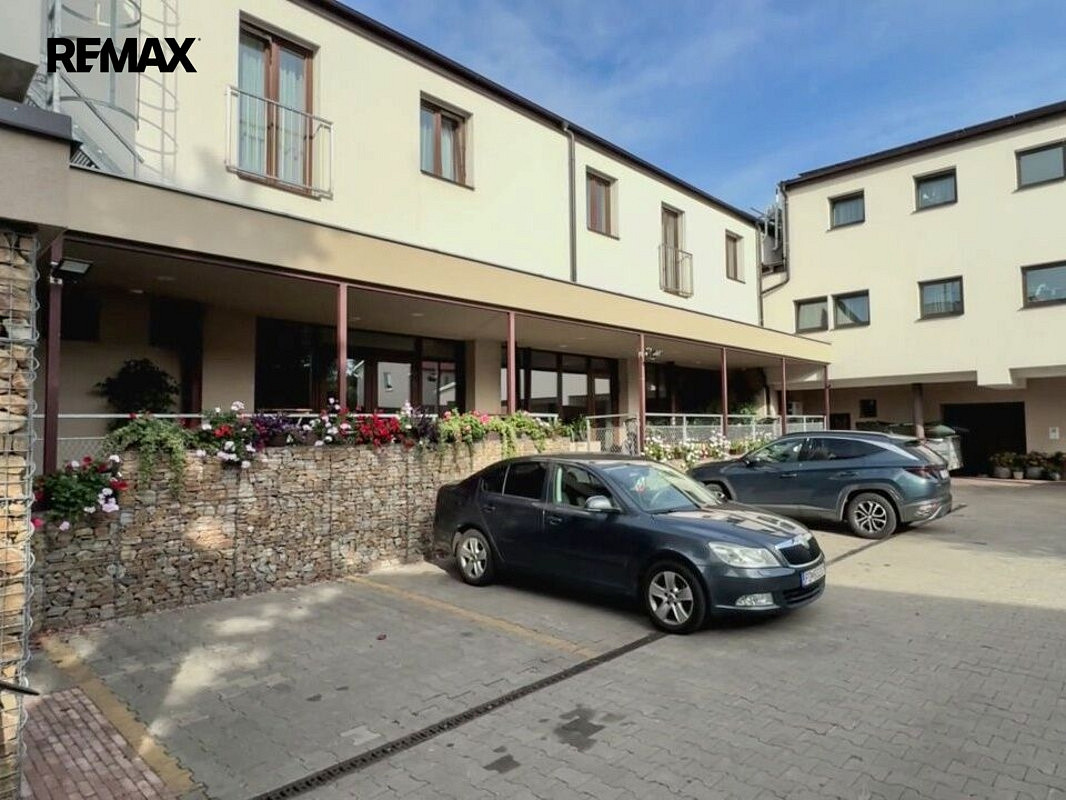 Pronájem obchodních prostor 2 000 m² – fotografie 3