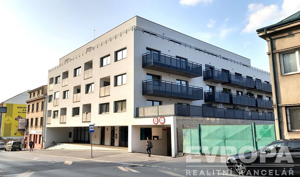 Pronájem bytu 1+kk 49 m², Praha – náhled fotky 2