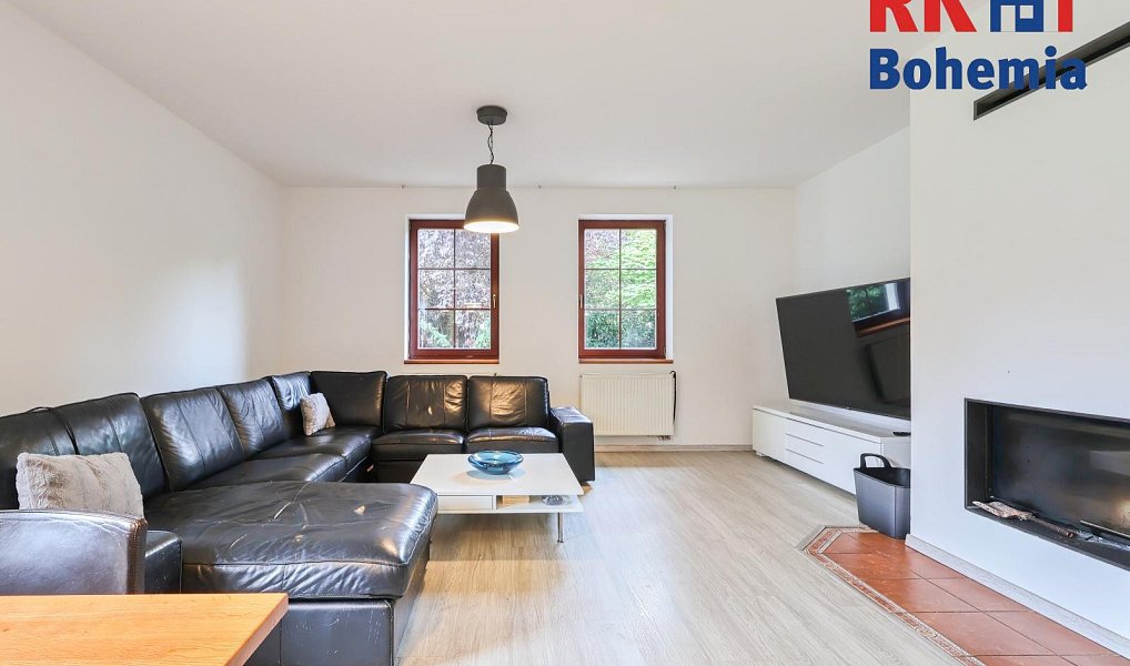 Prodej domu 309 m² s pozemkem 1 162 m², Úvaly – náhled fotky 7