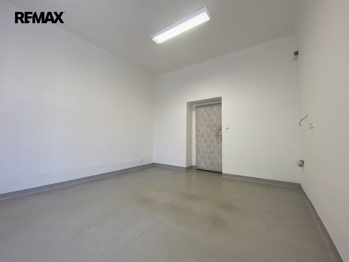 Prodej kanceláře 615 m² — photo 4