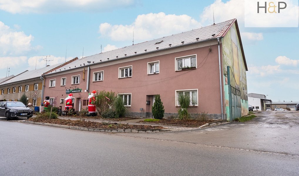 Prodej nájemního domu, činžáku 450 m², Skrbeň – fotka 1 z 29