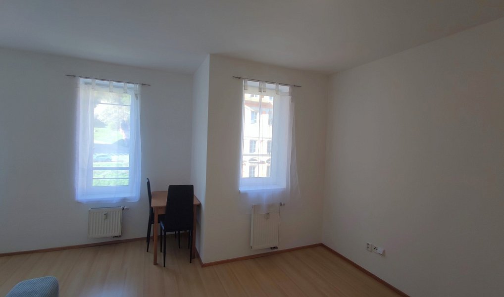 Prodej bytu 1+kk 30 m², Praha – náhled fotky 3