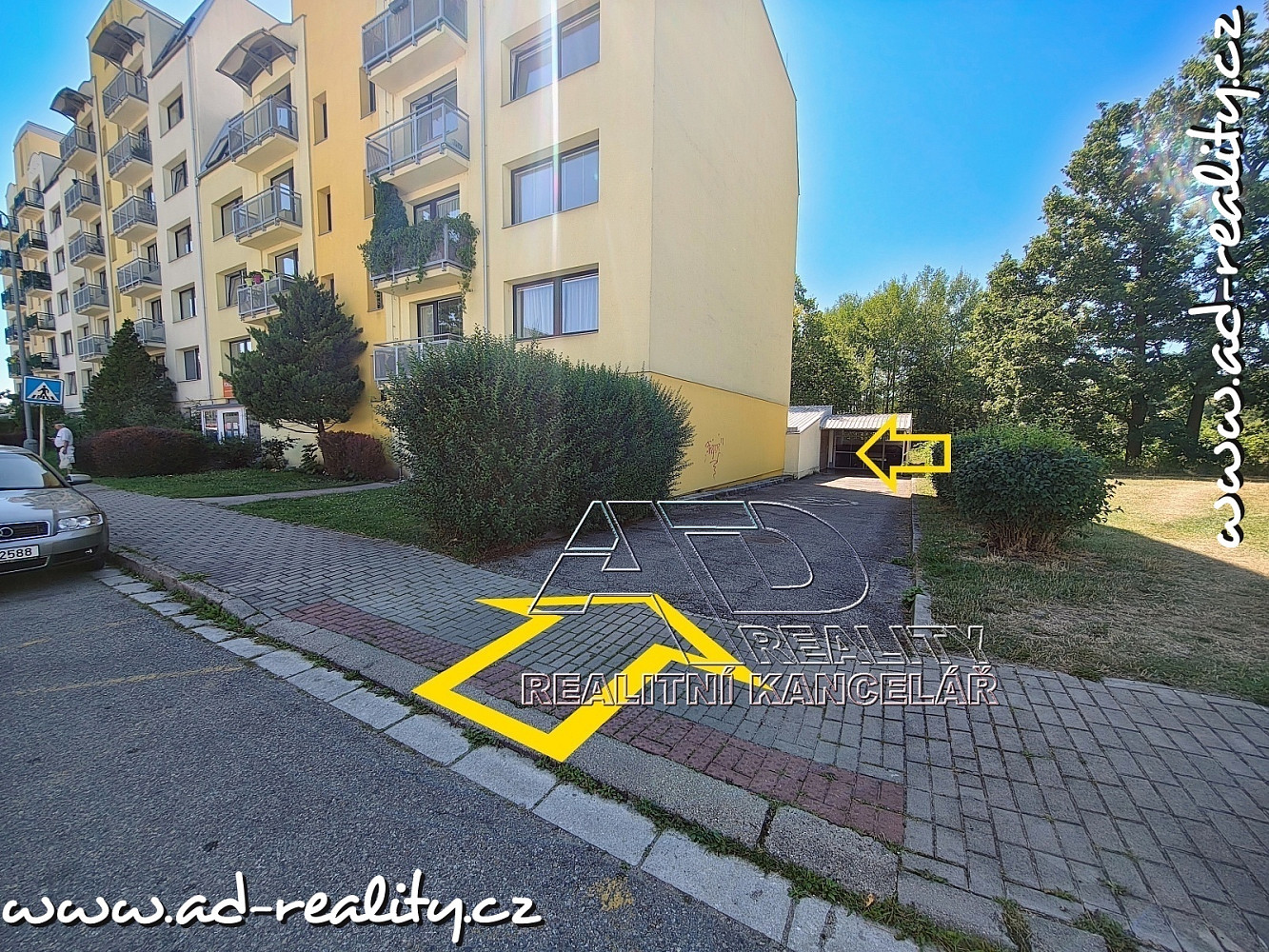 Prodej krytého parkovacího stání [12m2] - Ant. Barcala, sídl. Máj – fotografie 3