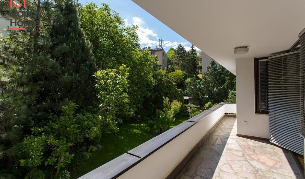 Pronájem domu 240 m² s pozemkem 820 m², Praha – náhled fotky 15