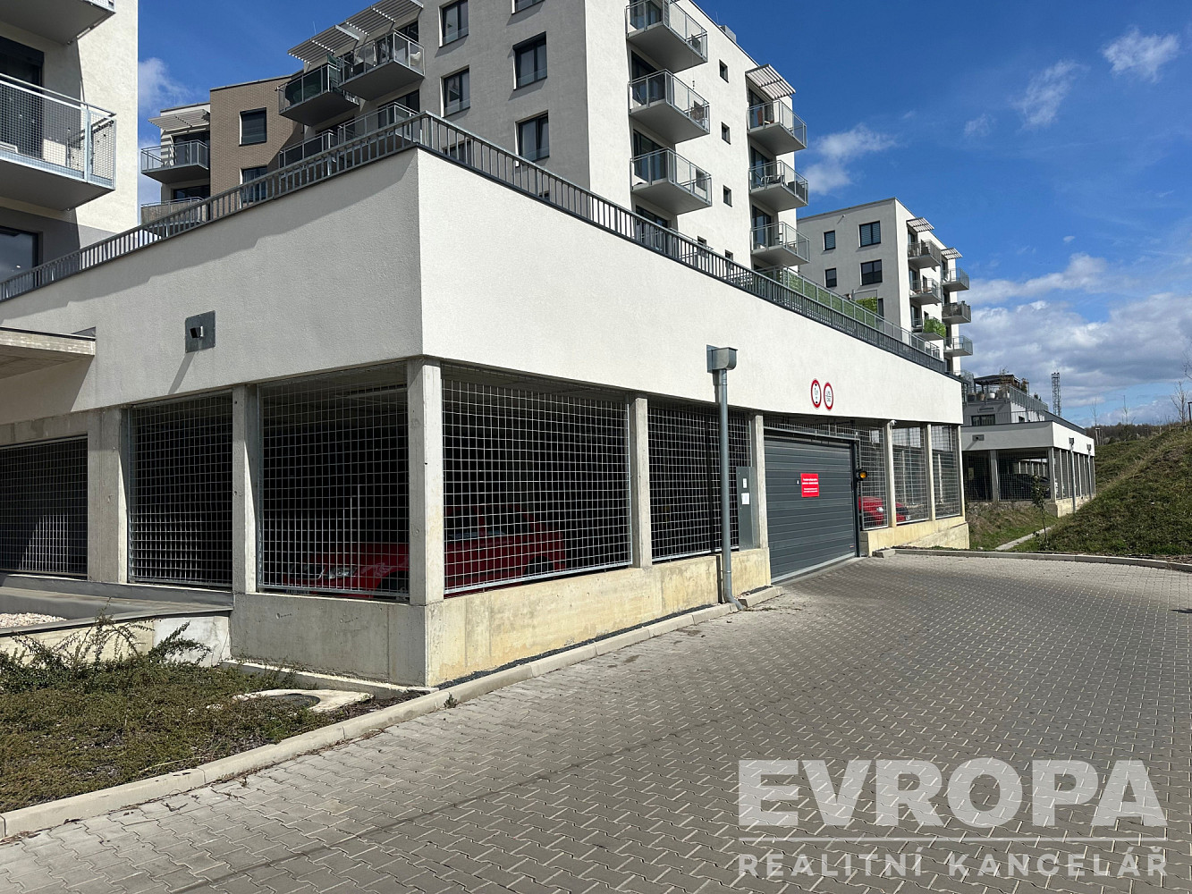 Prodej garážového stání (20 m2) v Praze - Vysočanech ul. Čerpadlová – fotografie 4