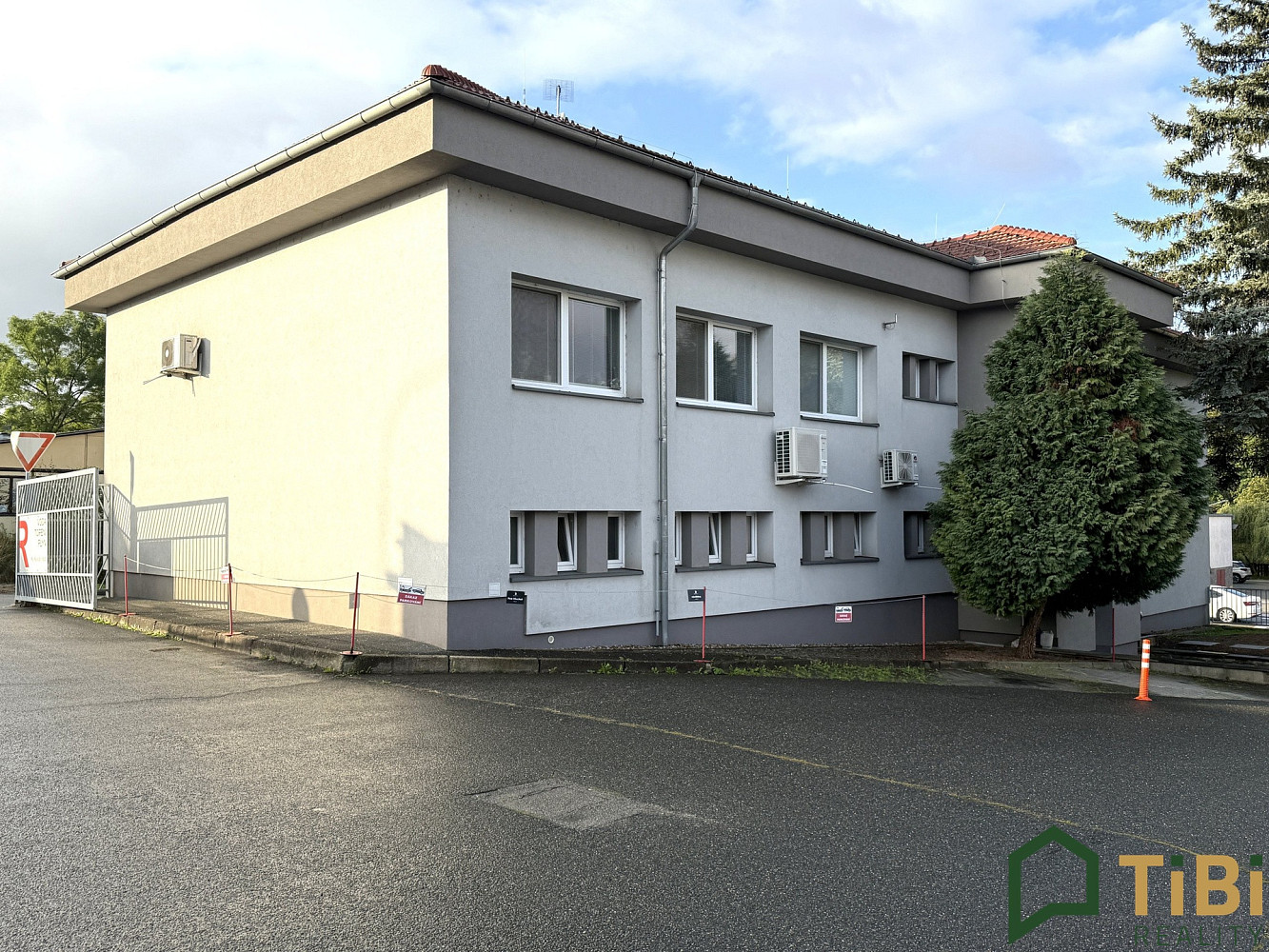 Pronájem kanceláře 21 m² – fotografie 2