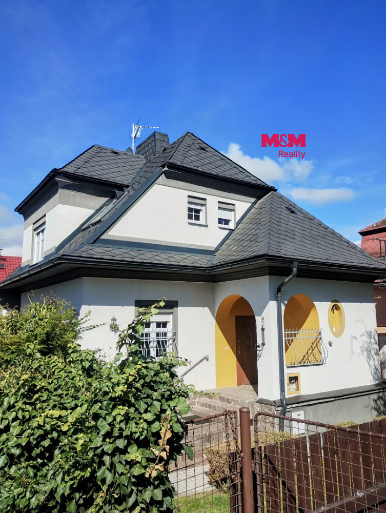 Prodej domu 119 m² s pozemkem 323 m²