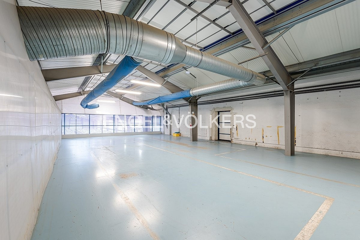 Pronájem skladovacích prostor 1 545 m²