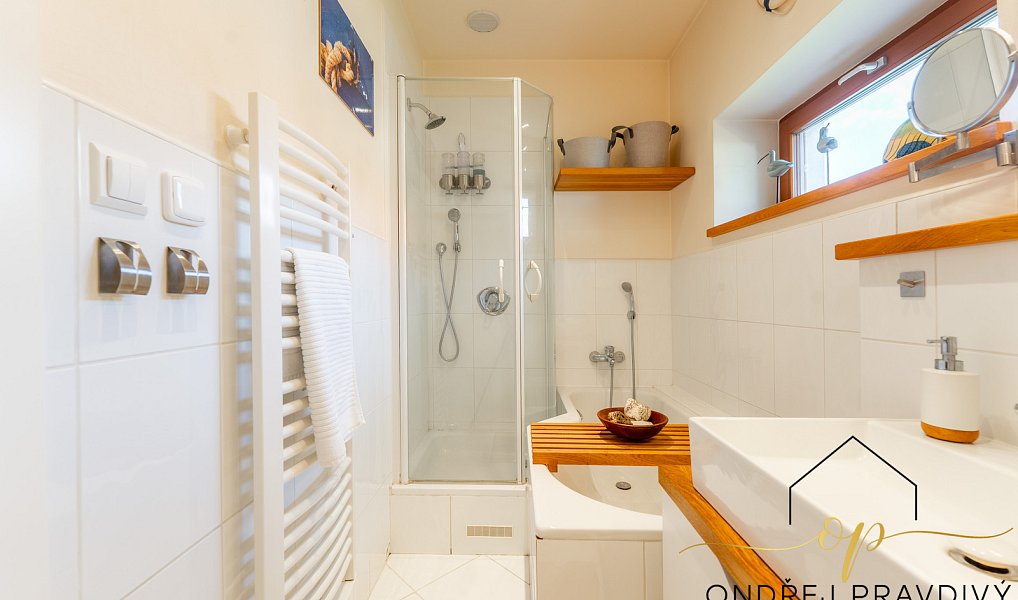 Prodej domu 237 m² s pozemkem 1 360 m², Liteň – náhled fotky 28