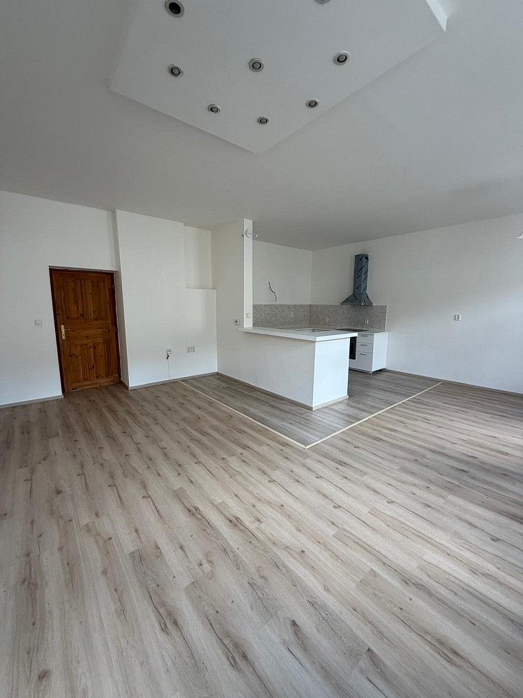 Pronájem bytu 3+kk 82 m² — photo 3